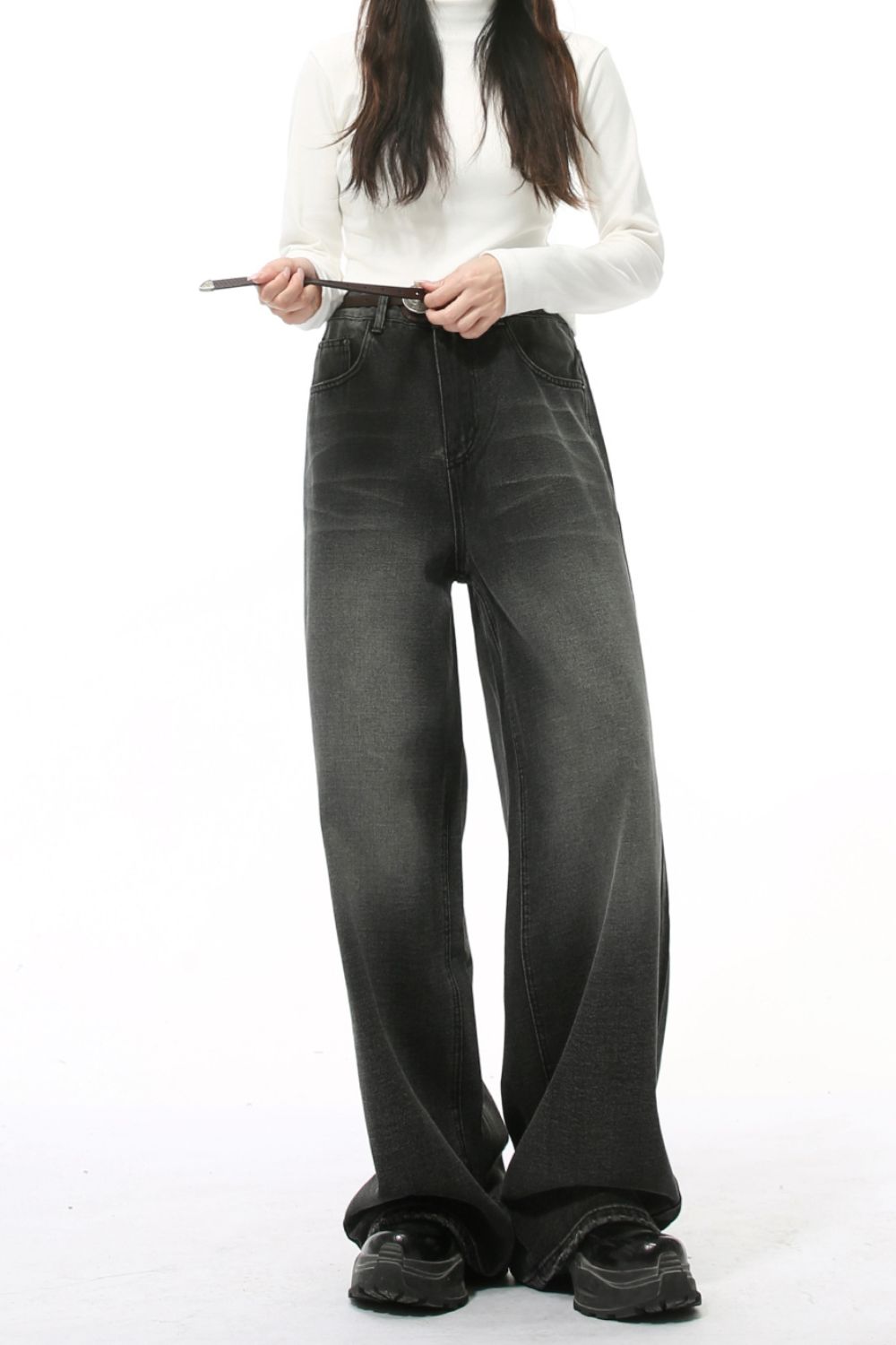 Wide Leg Pocketed Jeans